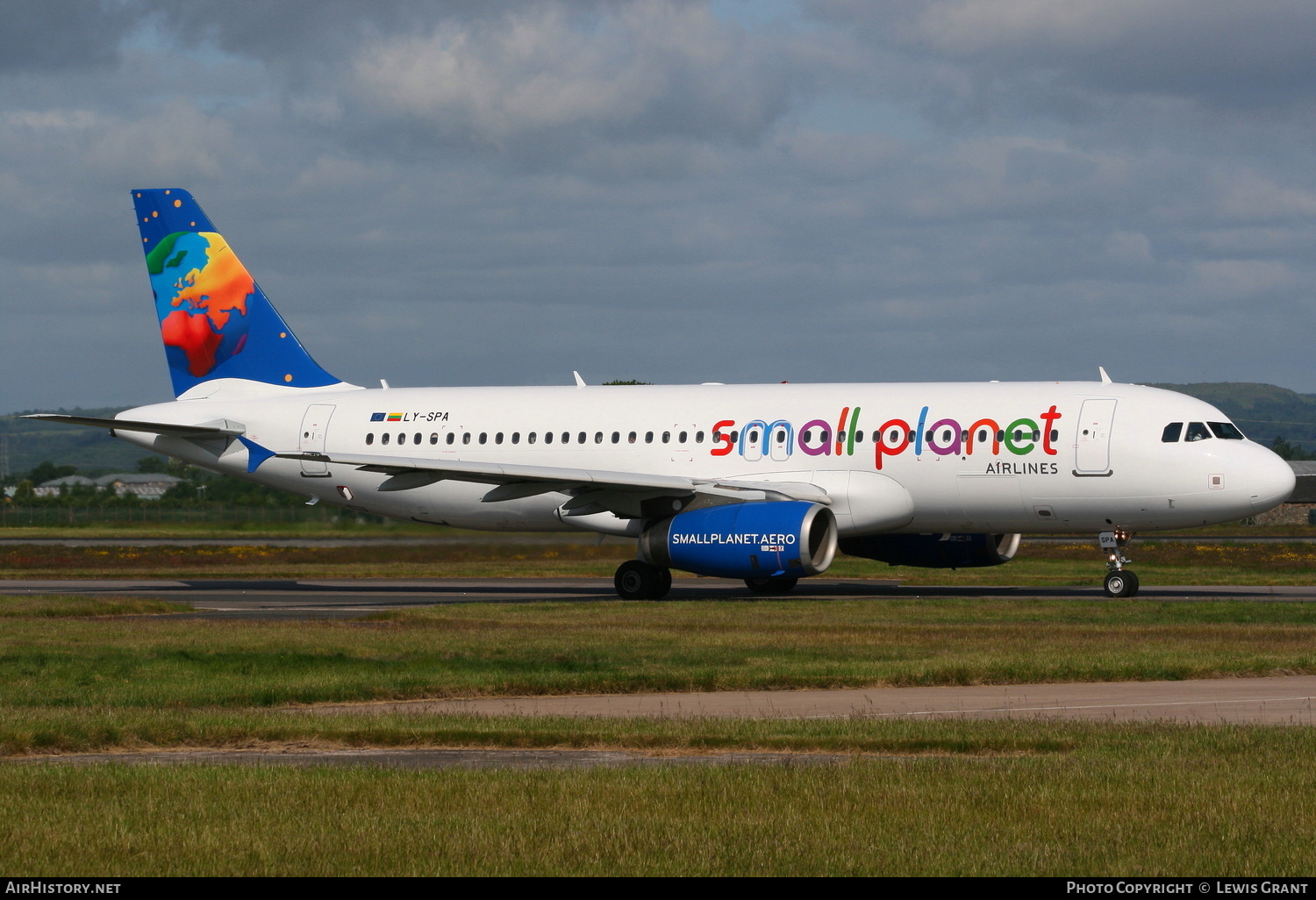 Aircraft Photo of LY-SPA | Airbus A320-232 | Small Planet Airlines | AirHistory.net #236730