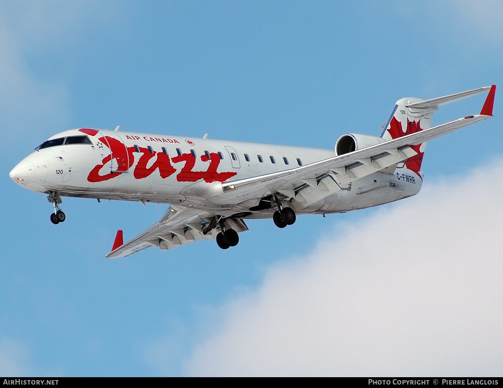 Aircraft Photo of C-FWRR | Canadair CRJ-100ER (CL-600-2B19) | Air Canada Jazz | AirHistory.net #236785