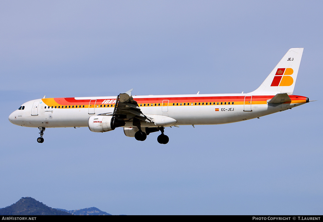 Aircraft Photo of EC-JEJ | Airbus A321-211 | Iberia | AirHistory.net #236978