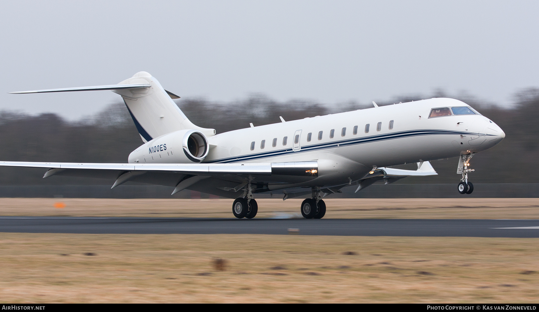 Aircraft Photo of N100ES | Bombardier Global Express (BD-700-1A10) | AirHistory.net #237000