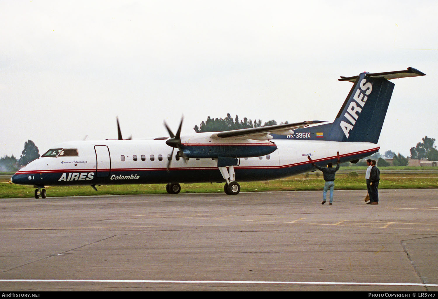 Aircraft Photo of HK-3951X | De Havilland Canada DHC-8-301 Dash 8 | AIRES - Aerovías de Integración Regional | AirHistory.net #237166