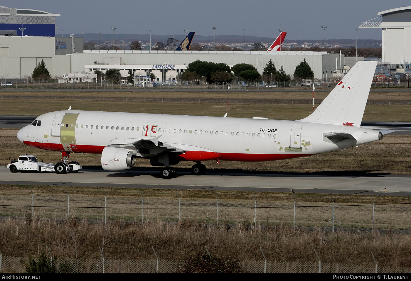 Aircraft Photo of TC-OGE | Airbus A320-214 | Atlasjet Airlines | AirHistory.net #237227