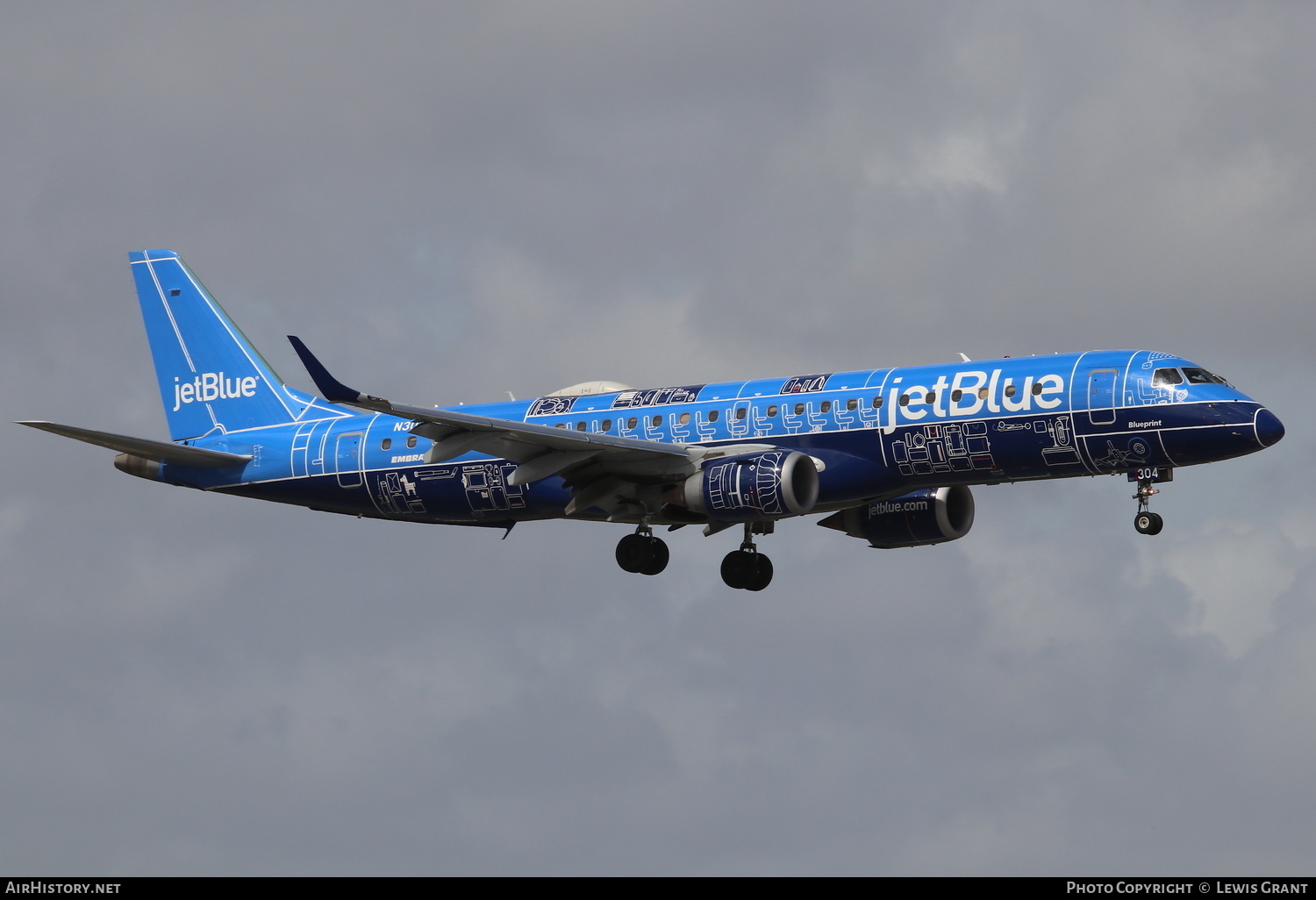 Aircraft Photo of N304JB | Embraer 190AR (ERJ-190-100IGW) | JetBlue Airways | AirHistory.net #237394