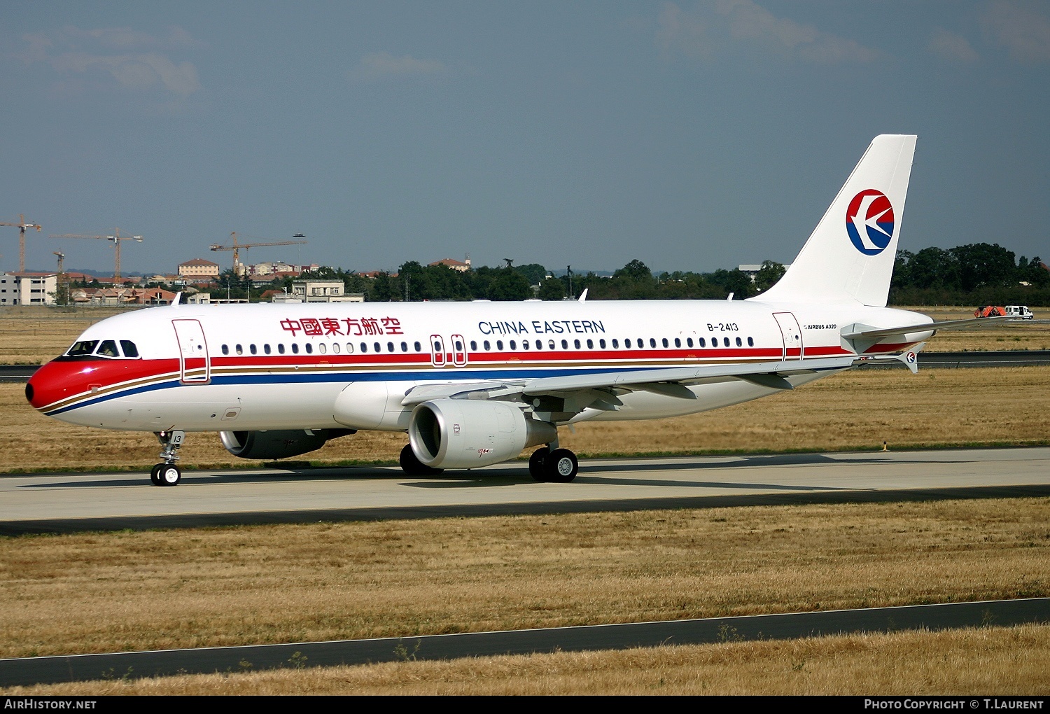 Aircraft Photo of B-2413 | Airbus A320-214 | China Eastern Airlines | AirHistory.net #237414