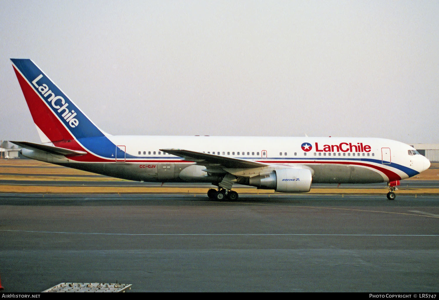 Aircraft Photo of CC-CJV | Boeing 767-216/ER | LAN Chile - Línea Aérea Nacional | AirHistory.net #237859