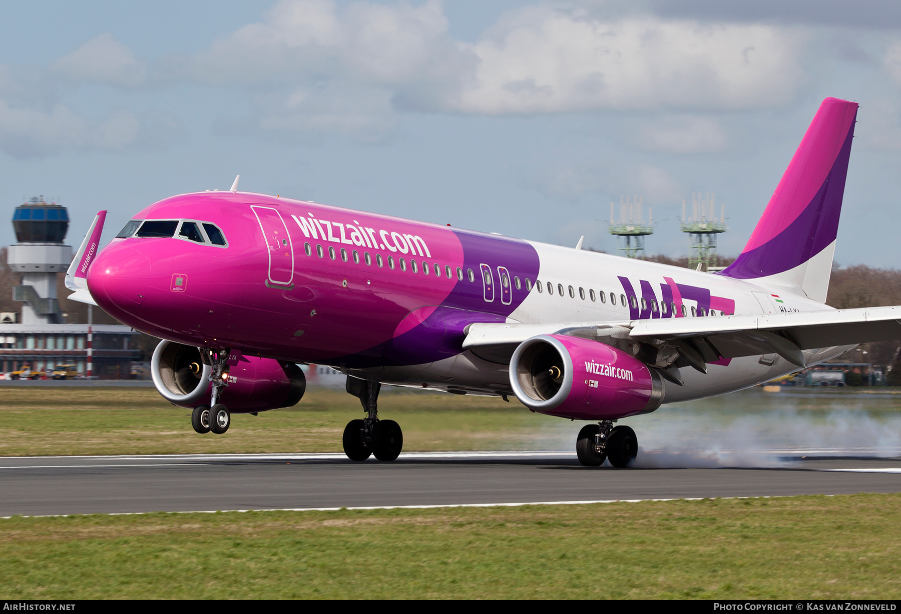 Aircraft Photo of HA-LYA | Airbus A320-232 | Wizz Air | AirHistory.net #238048
