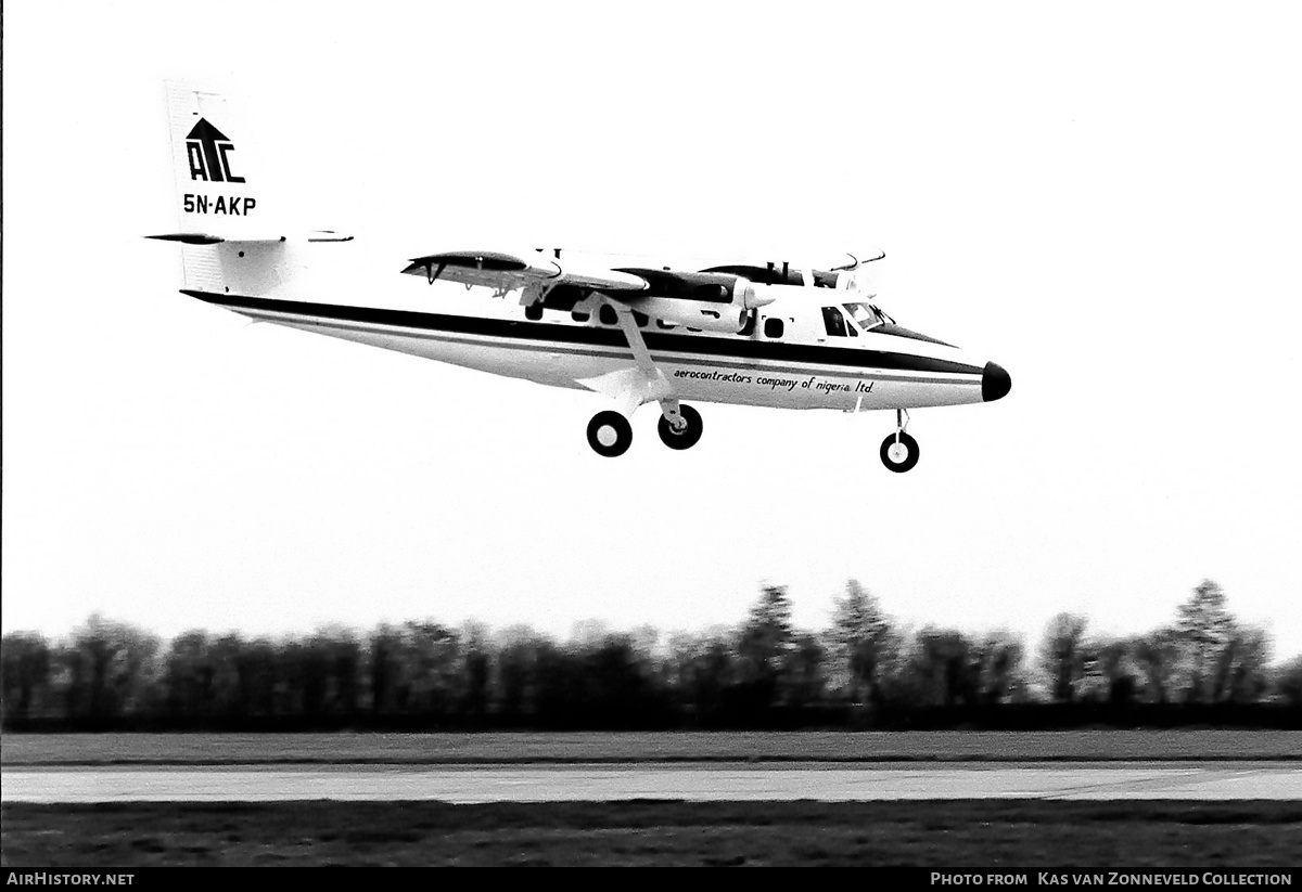 Aircraft Photo of 5N-AKP | De Havilland Canada DHC-6-300 Twin Otter | AeroContractors of Nigeria | AirHistory.net #238232