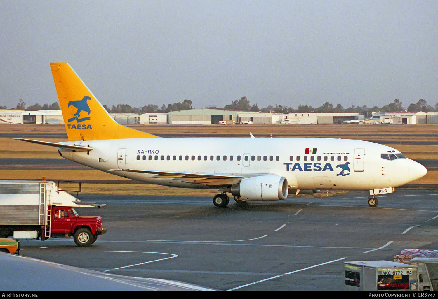 Aircraft Photo of XA-RKQ | Boeing 737-5Y0 | TAESA - Transportes Aéreos Ejecutivos | AirHistory.net #238321