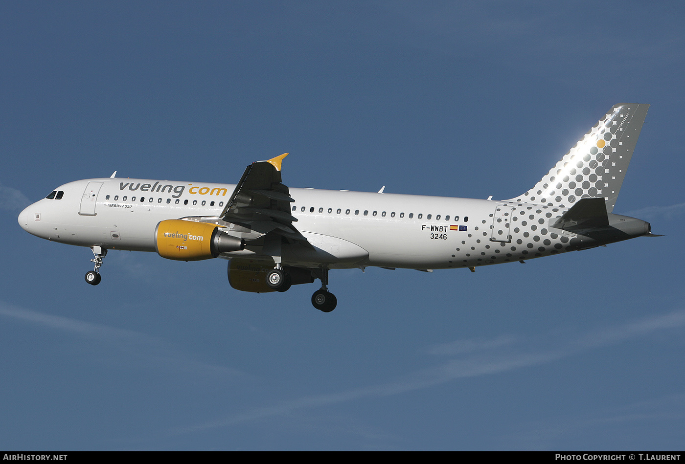 Aircraft Photo of F-WWBT | Airbus A320-214 | Vueling Airlines | AirHistory.net #238389
