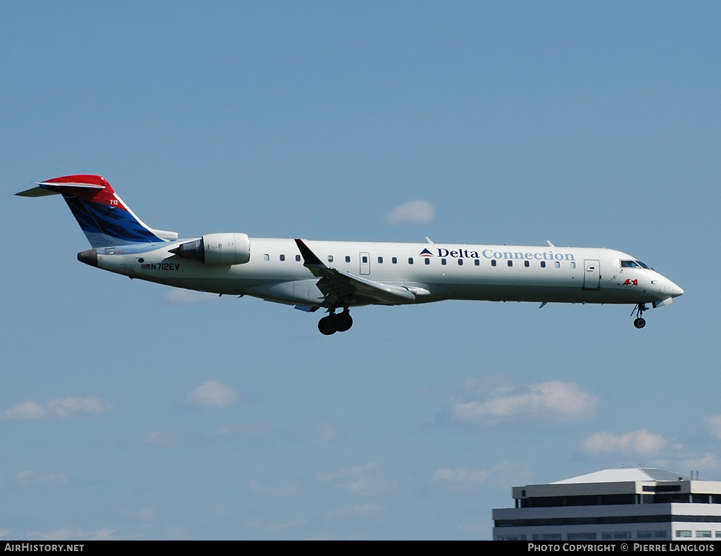 Aircraft Photo of N712EV | Bombardier CRJ-701ER (CL-600-2C10) | Delta Connection | AirHistory.net #238415