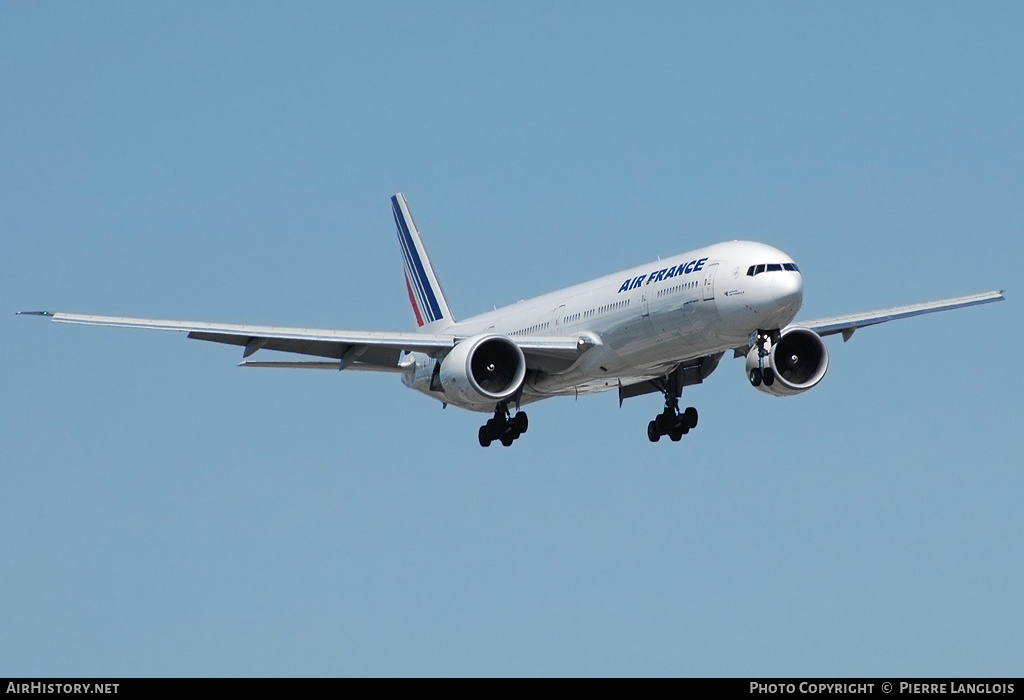 Aircraft Photo of F-GSQF | Boeing 777-328/ER | Air France | AirHistory.net #238444
