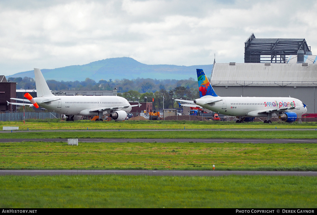 Aircraft Photo of OE-IIZ | Airbus A320-214 | Small Planet Airlines | AirHistory.net #238613