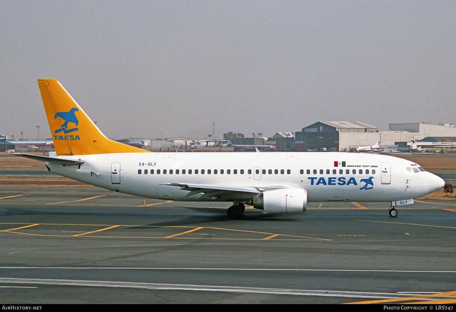 Aircraft Photo of XA-SLY | Boeing 737-33A | TAESA - Transportes Aéreos Ejecutivos | AirHistory.net #238615