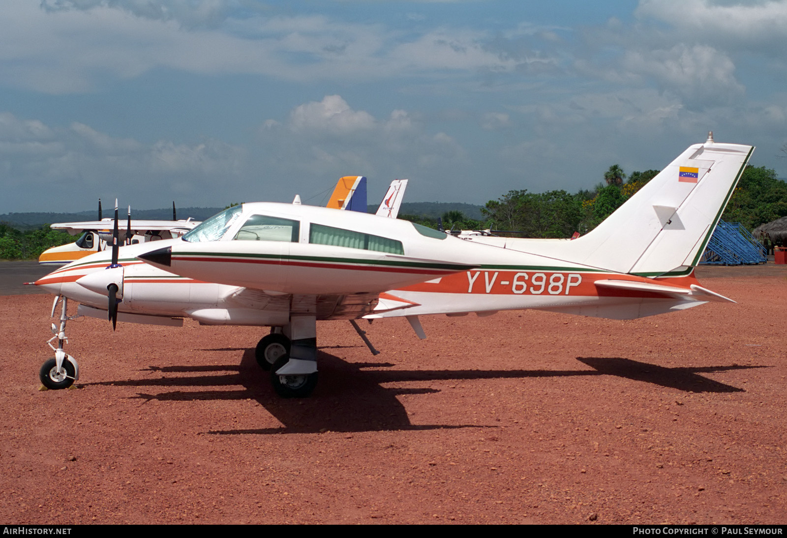 Aircraft Photo of YV-698P | Cessna 310Q | AirHistory.net #238616