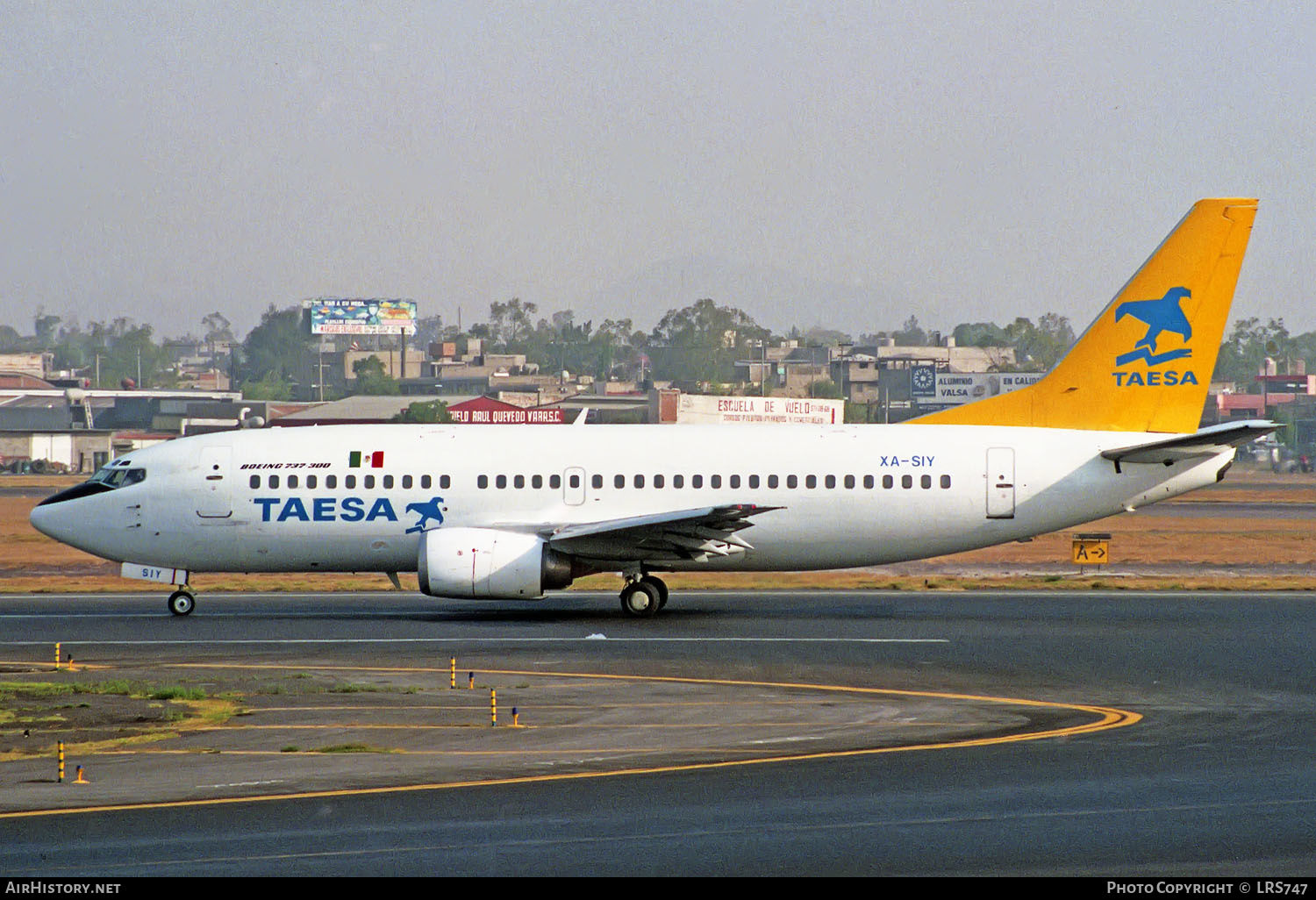 Aircraft Photo of XA-SIY | Boeing 737-3Y0 | TAESA - Transportes Aéreos Ejecutivos | AirHistory.net #238636