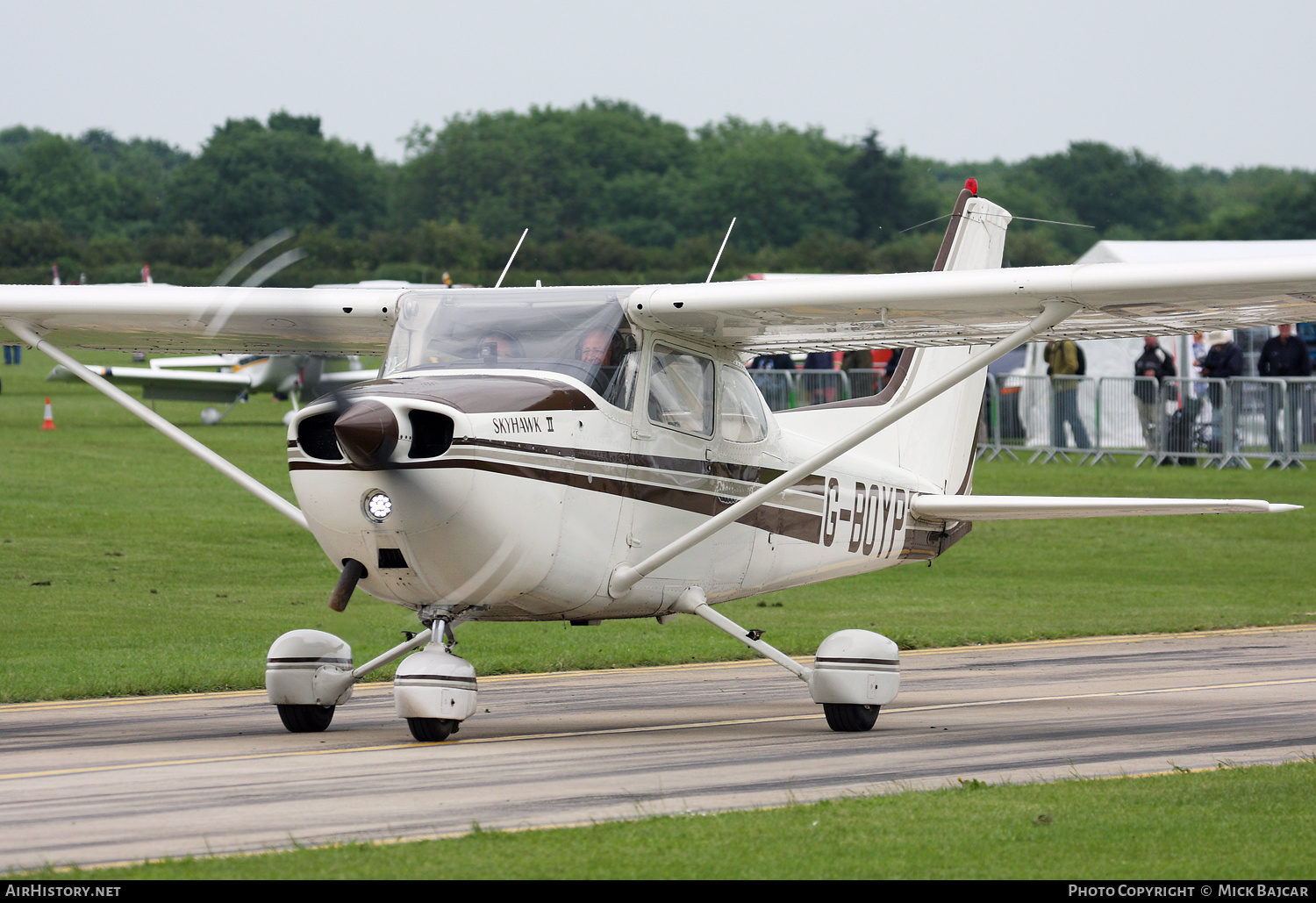 Aircraft Photo of G-BOYP | Cessna 172N Skyhawk II | AirHistory.net #238641