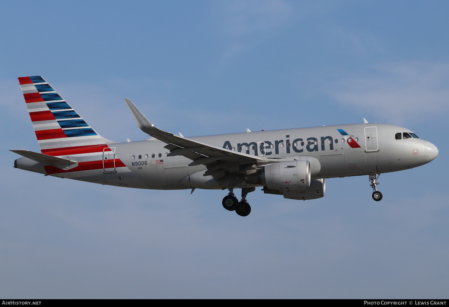 Aircraft Photo of N9006 | Airbus A319-115 | American Airlines | AirHistory.net #238650