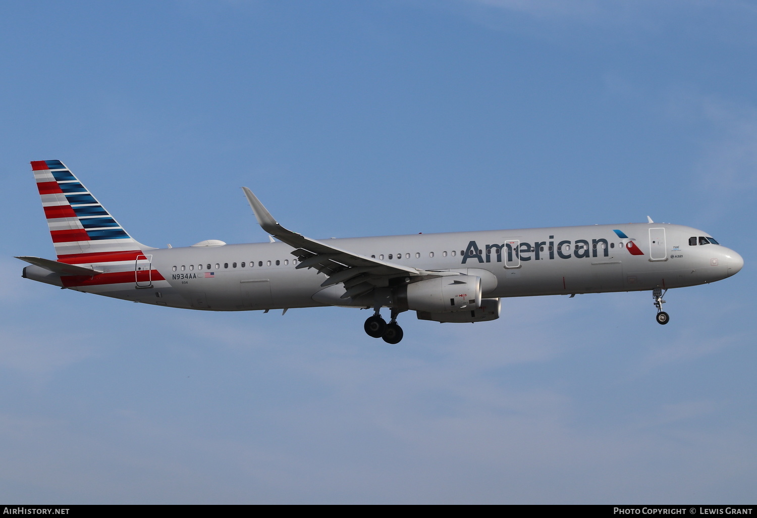 Aircraft Photo of N934AA | Airbus A321-231 | American Airlines | AirHistory.net #238652