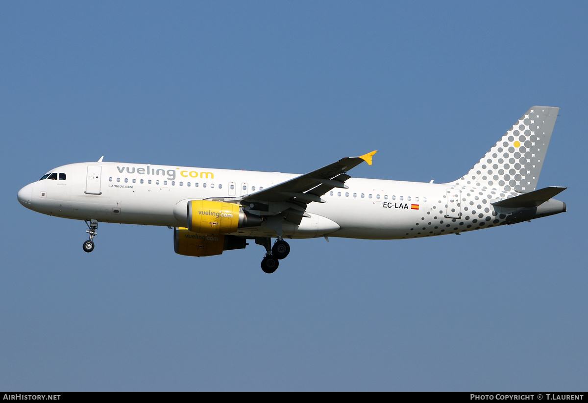 Aircraft Photo of EC-LAA | Airbus A320-214 | Vueling Airlines | AirHistory.net #238790