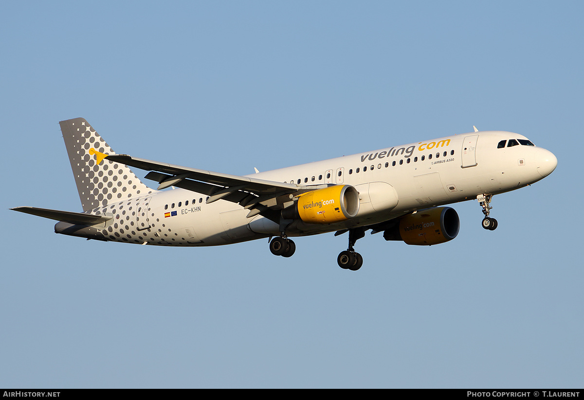 Aircraft Photo of EC-KHN | Airbus A320-216 | Vueling Airlines | AirHistory.net #238847