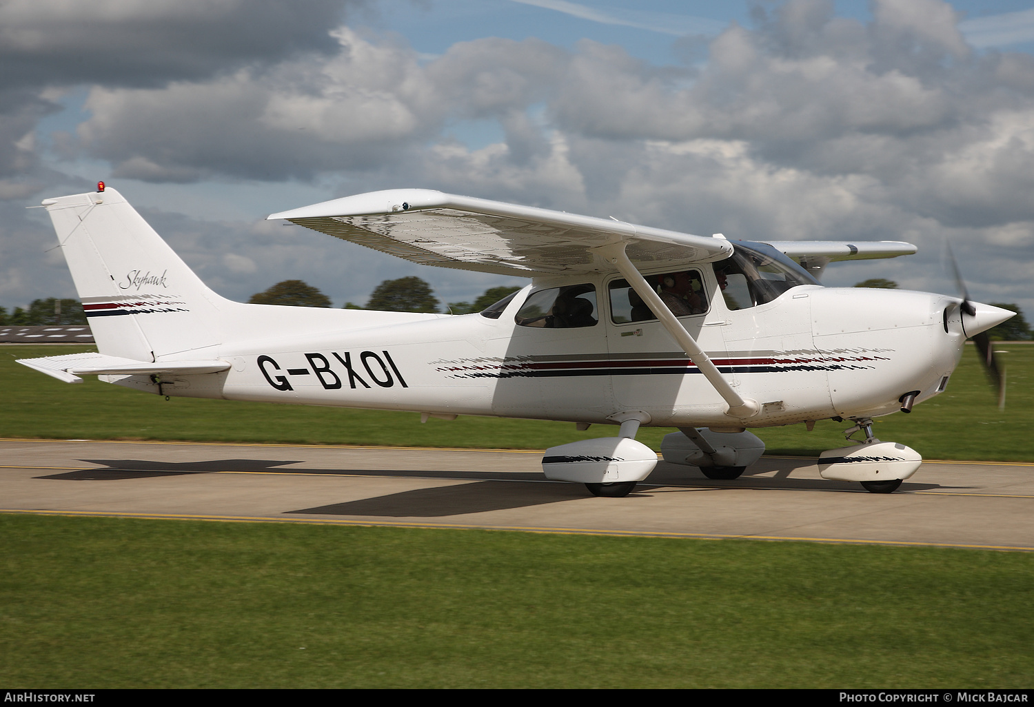 Aircraft Photo of G-BXOI | Cessna 172R Skyhawk | AirHistory.net #238852