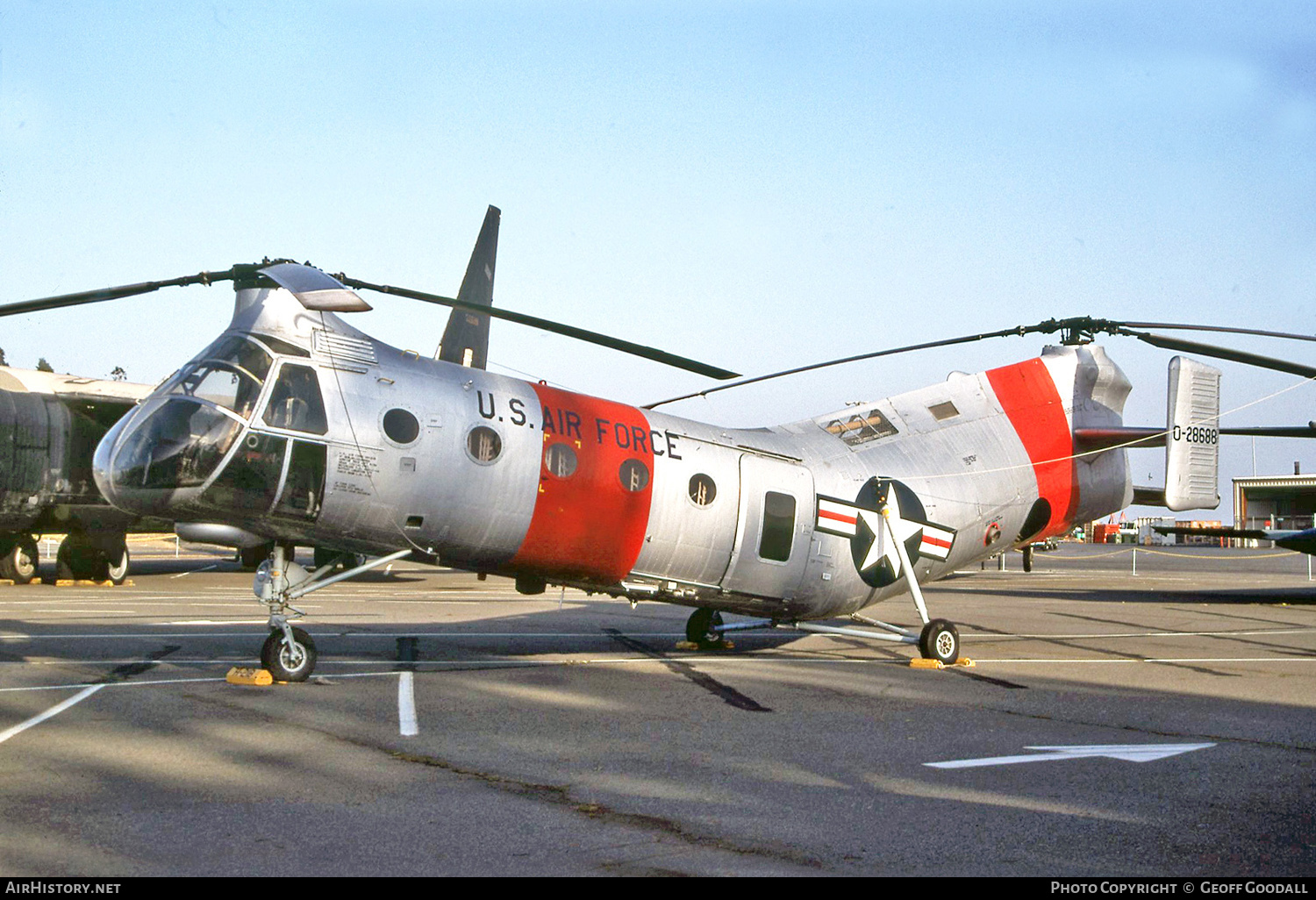 Aircraft Photo of 52-8688 / 0-28688 | Piasecki CH-21B Workhorse | USA - Air Force | AirHistory.net #238951