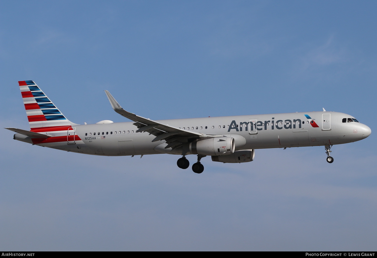 Aircraft Photo of N125AA | Airbus A321-231 | American Airlines | AirHistory.net #239011