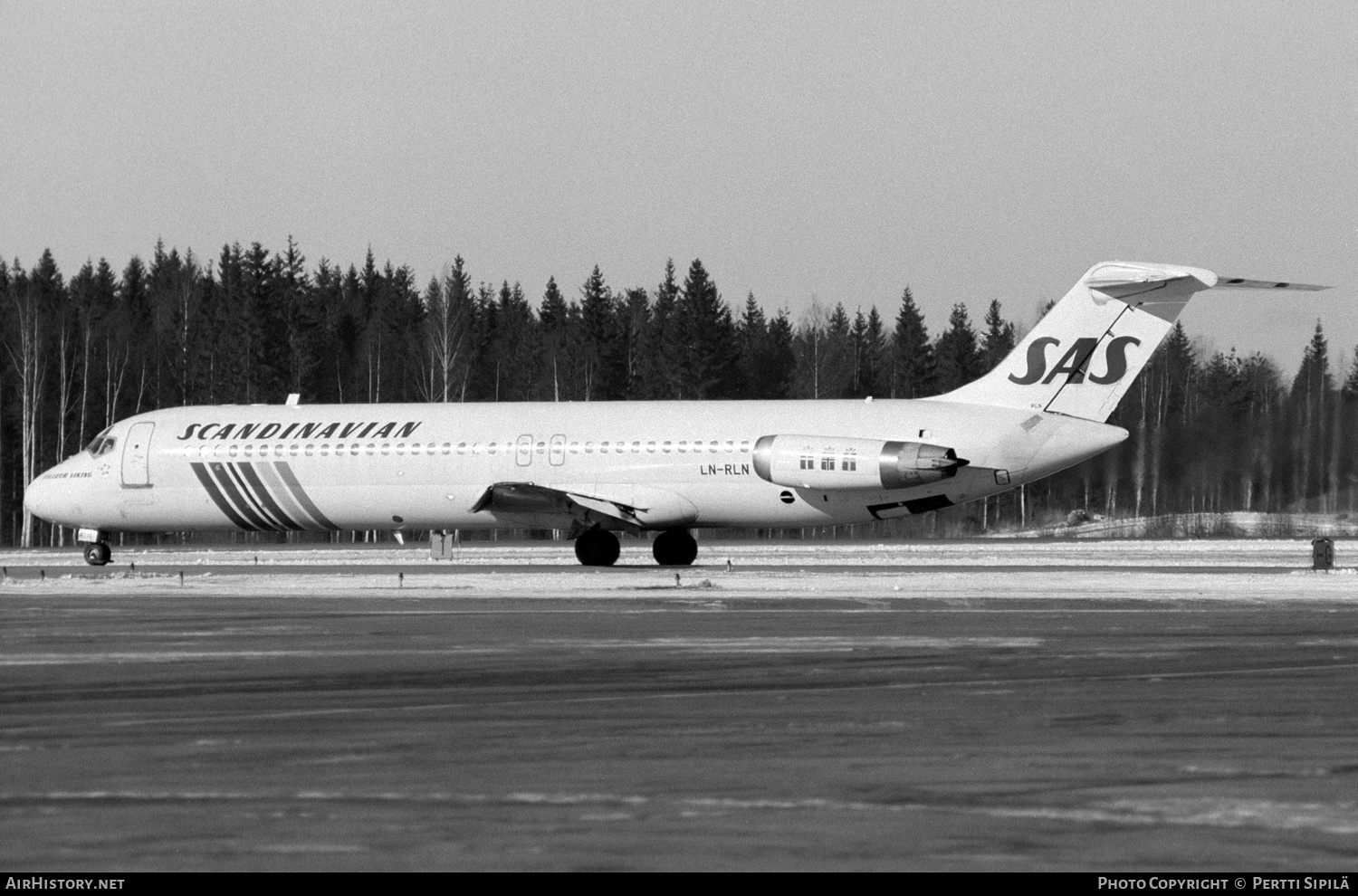 Aircraft Photo of LN-RLN | McDonnell Douglas DC-9-41 | Scandinavian Airlines - SAS | AirHistory.net #239027