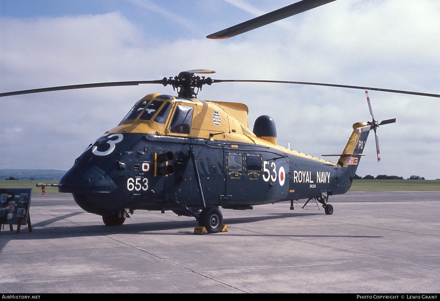 Aircraft Photo of XM328 | Westland WS-58 Wessex HAS.3 | UK - Navy | AirHistory.net #239070