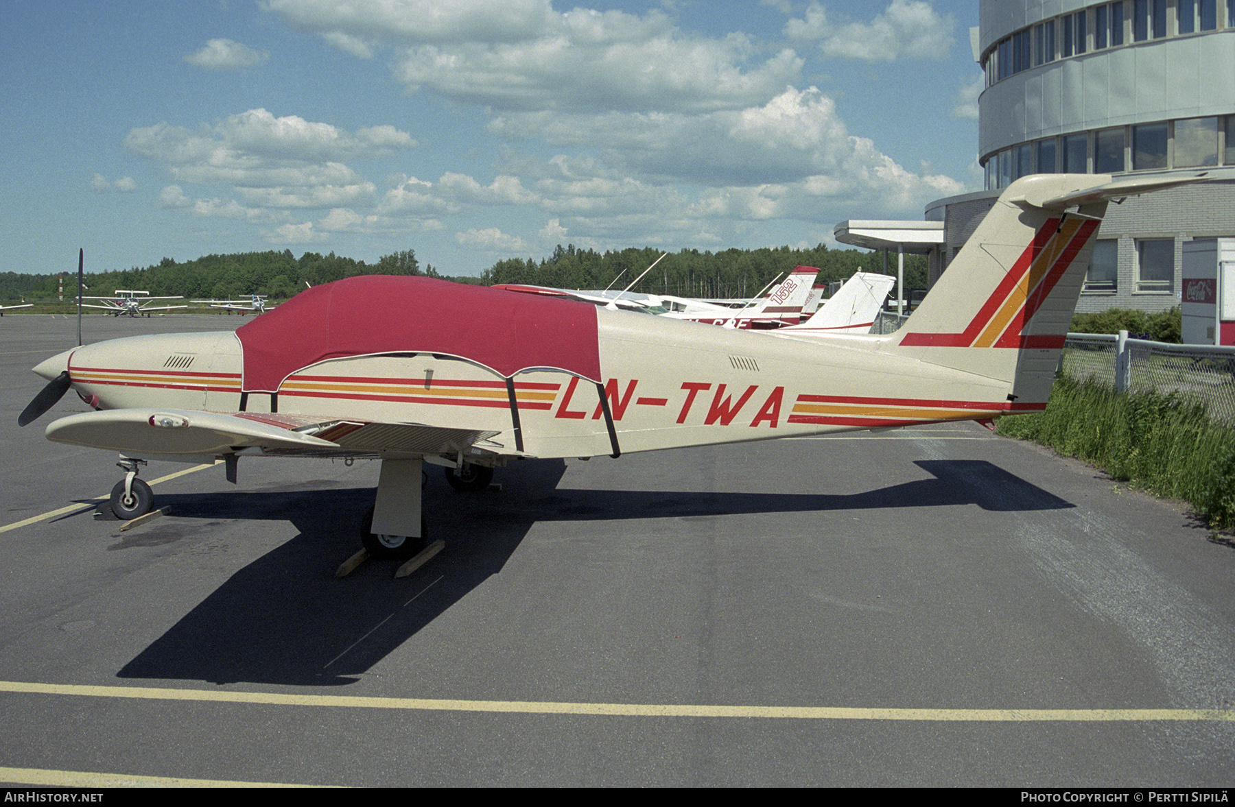 Aircraft Photo of LN-TWA | Piper PA-28RT-201T Turbo Arrow IV | AirHistory.net #239075