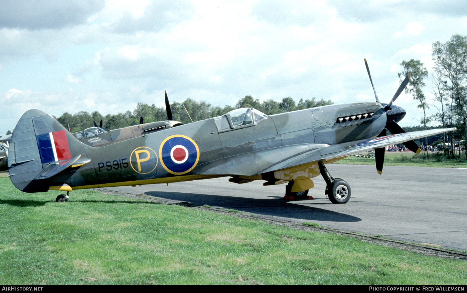 Aircraft Photo of PS915 | Supermarine 389 Spitfire PR19 | UK - Air Force | AirHistory.net #239152