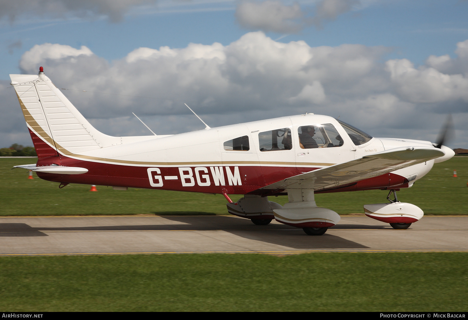 Aircraft Photo of G-BGWM | Piper PA-28-181 Archer II | AirHistory.net #239224