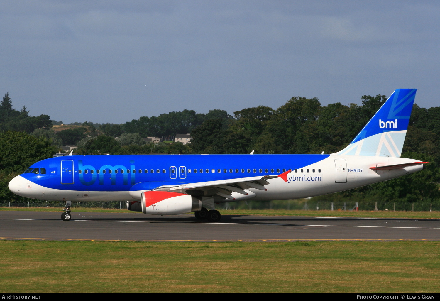 Aircraft Photo of G-MIDY | Airbus A320-232 | BMI - British Midland International | AirHistory.net #239319
