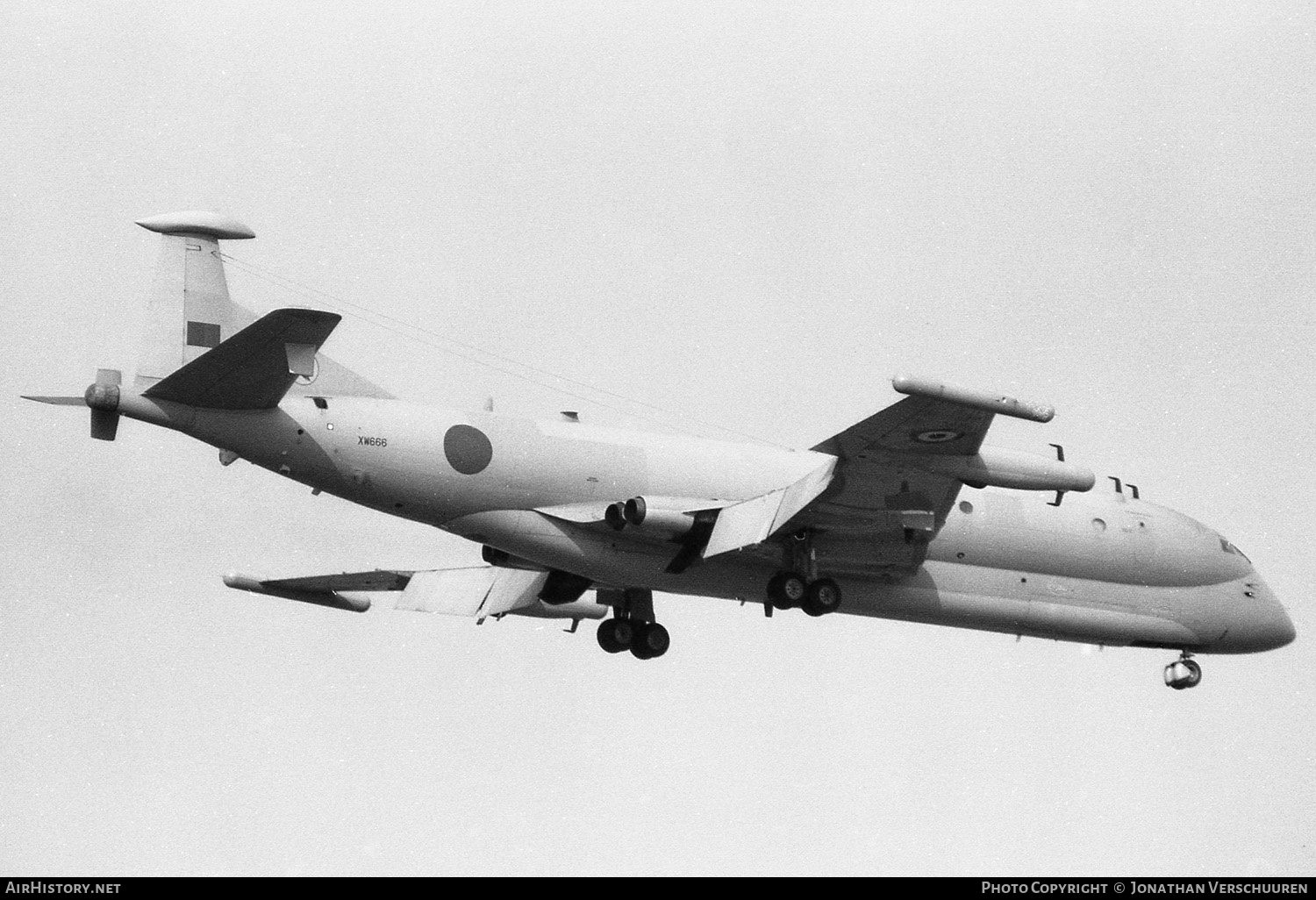 Aircraft Photo of XW666 | Hawker Siddeley HS-801 Nimrod R.1 | UK - Air Force | AirHistory.net #239647