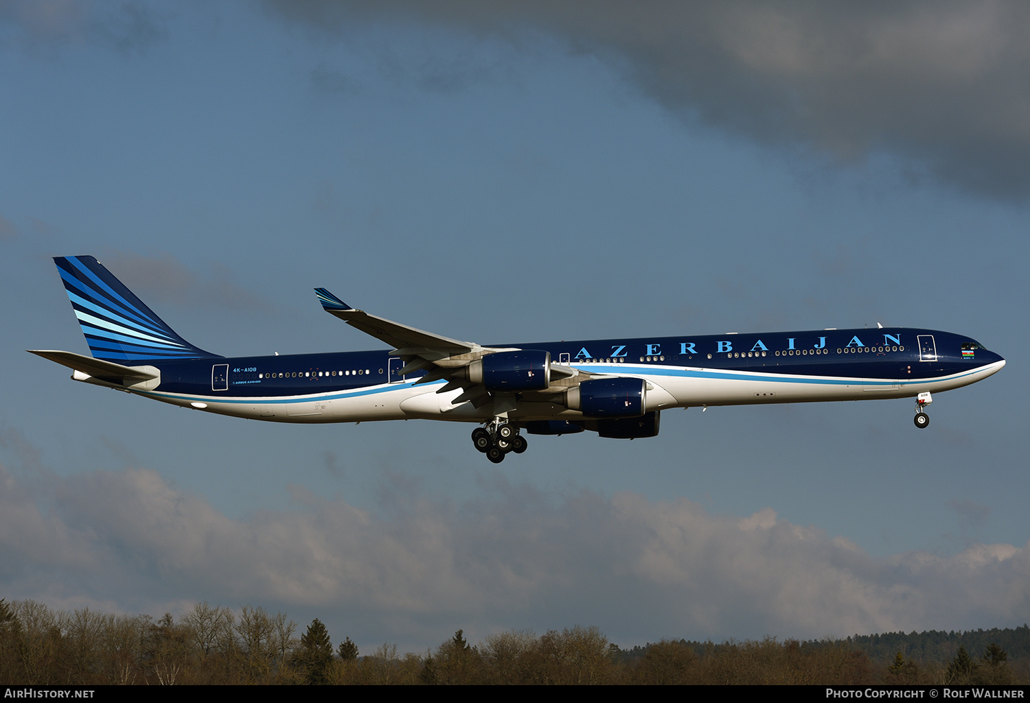 アゼルバイジャン航空 A340-600 4K-AI08 1:200 ホーガン（A340