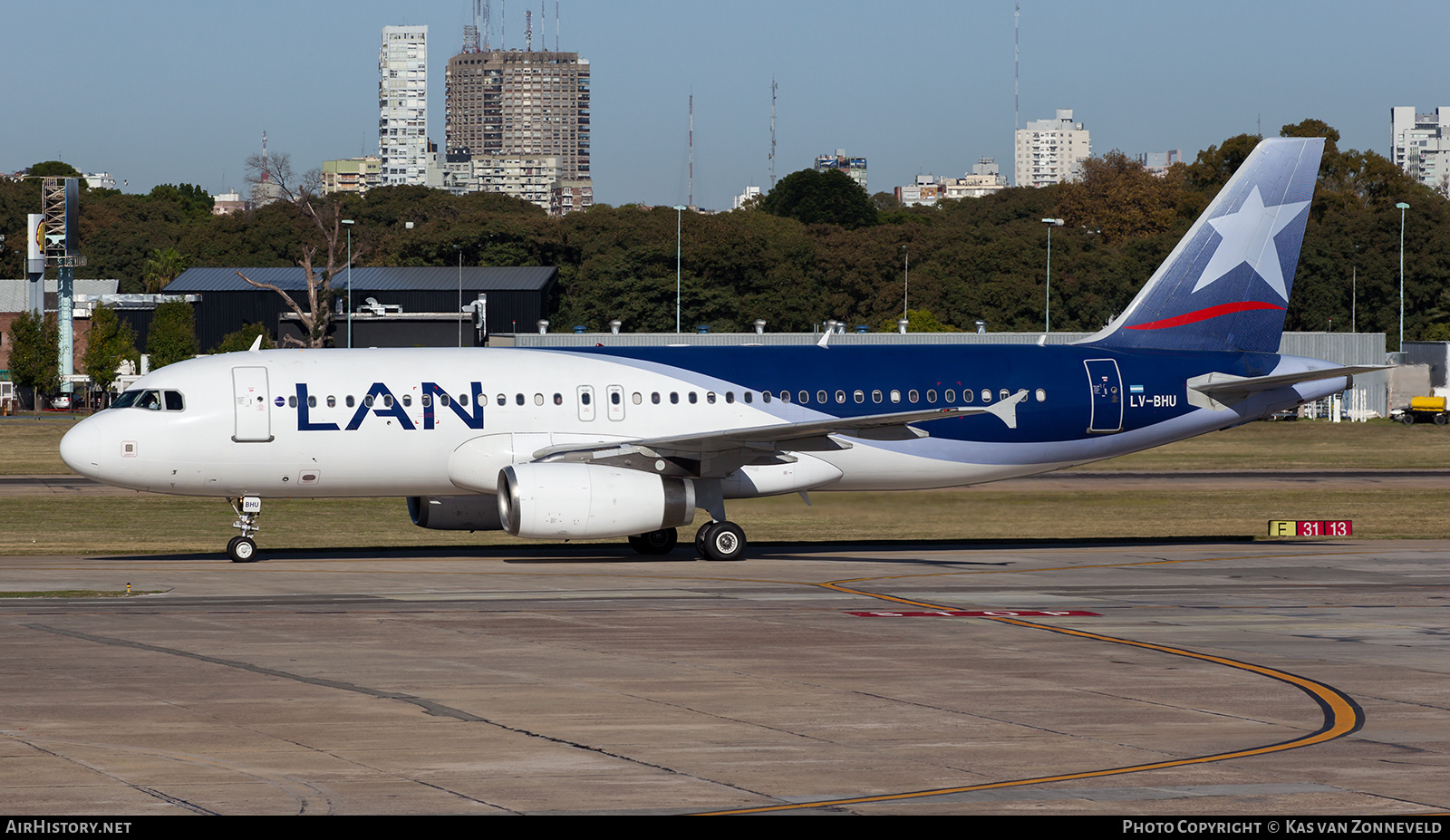 Aircraft Photo of LV-BHU | Airbus A320-233 | LAN Airlines - Línea Aérea Nacional | AirHistory.net #239787