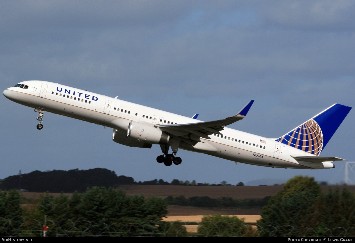 Aircraft Photo of N17104 | Boeing 757-224 | United Airlines | AirHistory.net #239883