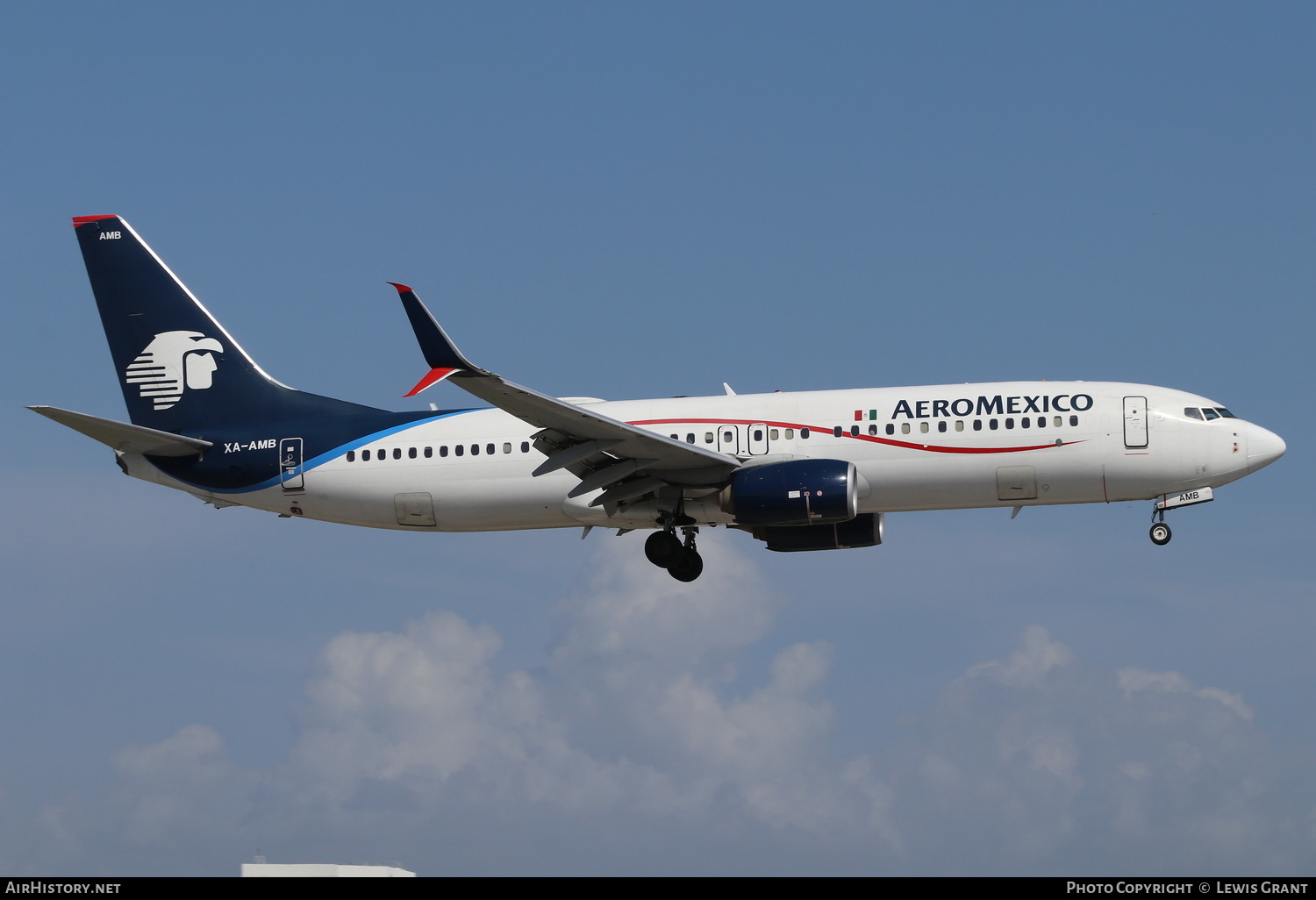Aircraft Photo of XA-AMB | Boeing 737-852 | AeroMéxico | AirHistory.net #239892