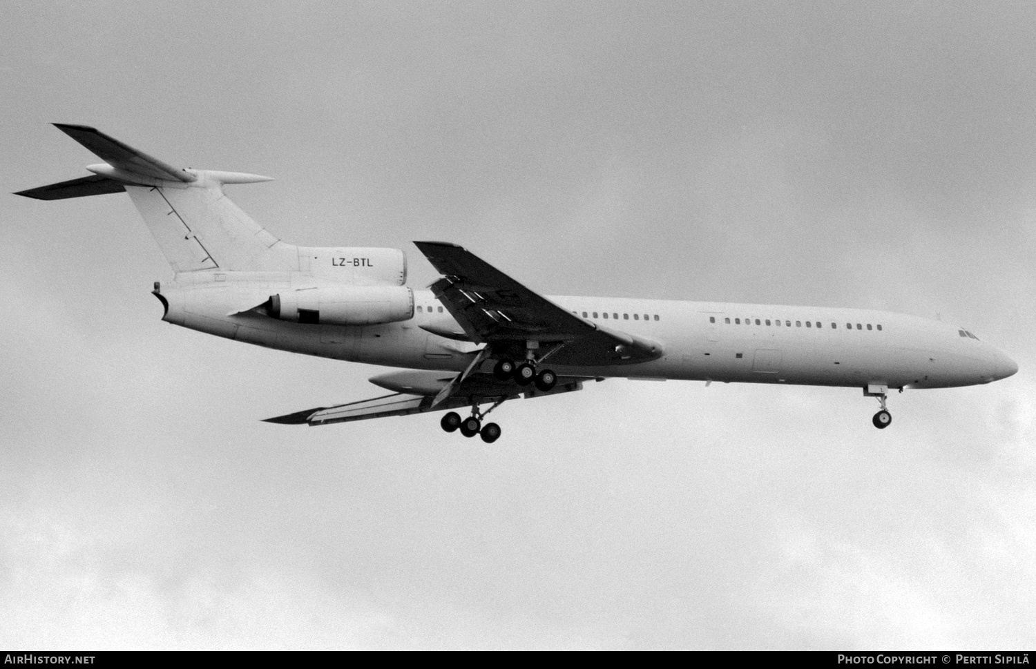 Aircraft Photo of LZ-BTL | Tupolev Tu-154B | AirHistory.net #239977