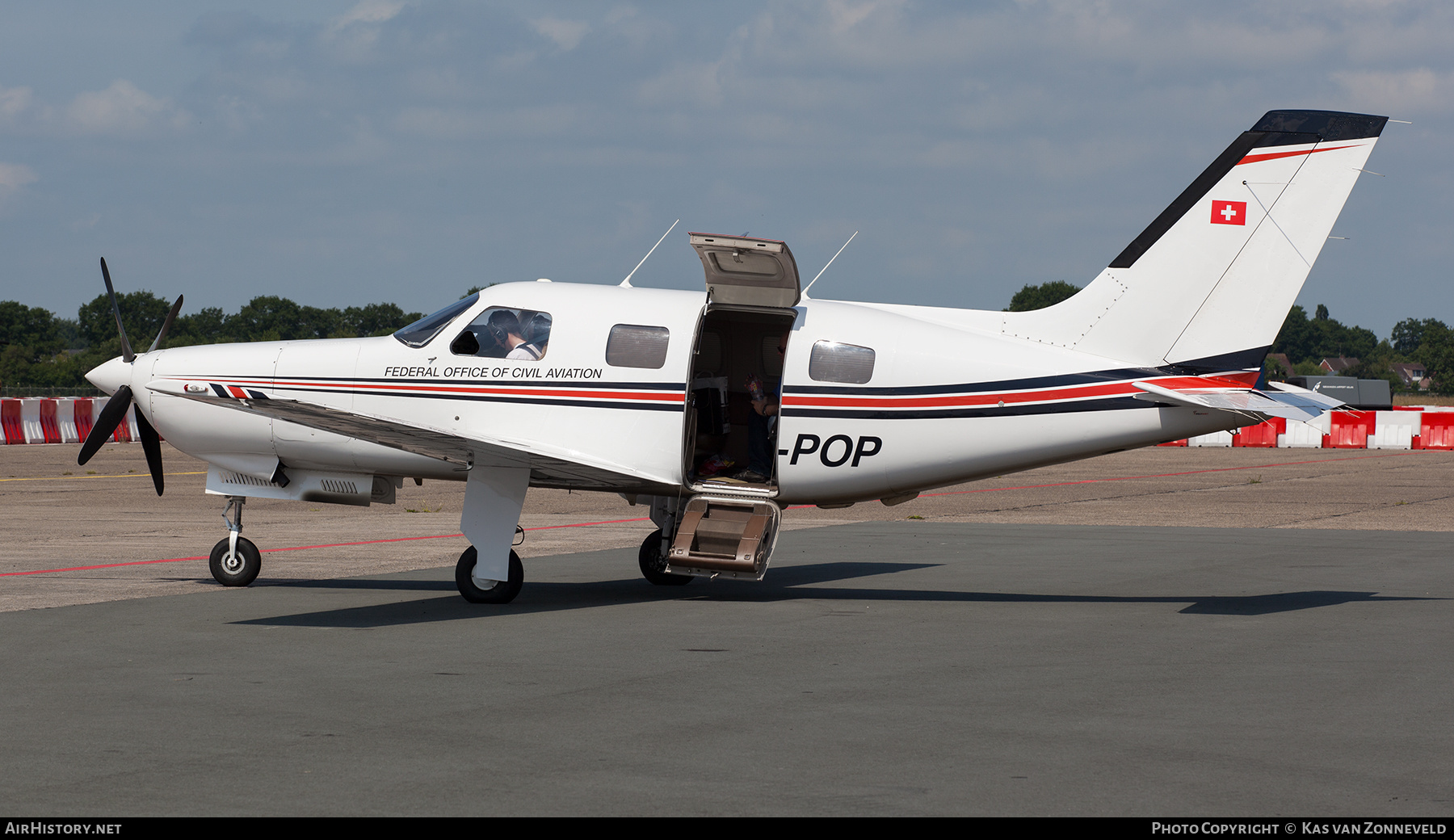 Aircraft Photo of HB-POP | Piper PA-46-350P Malibu Mirage | Federal Office for Civil Aviation | AirHistory.net #240035