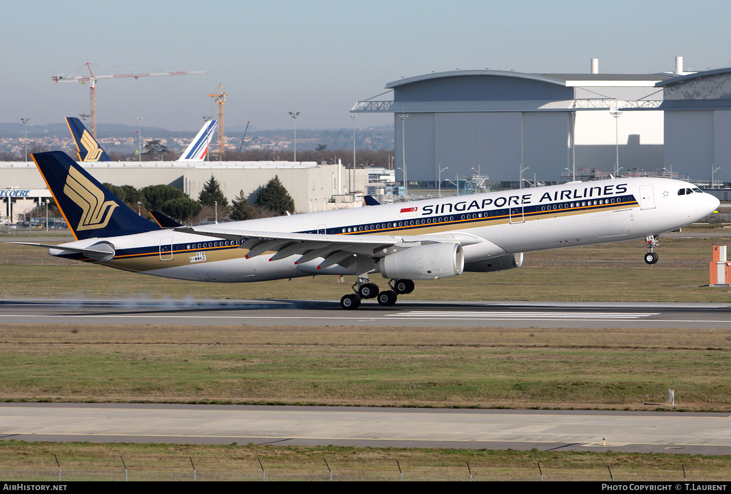 Aircraft Photo of F-WWKZ | Airbus A330-343E | Singapore Airlines | AirHistory.net #240038