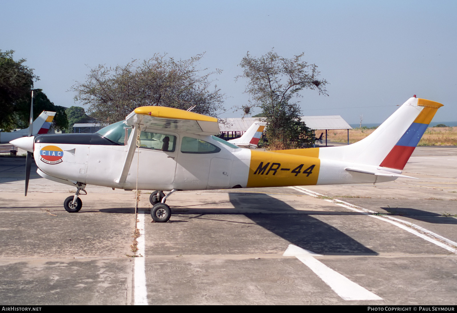 Aircraft Photo of YV-E-MR-44 | Cessna R182 Skylane RG | CIAC - Centro de Instrucción de Aeronáutica Civil | AirHistory.net #240042