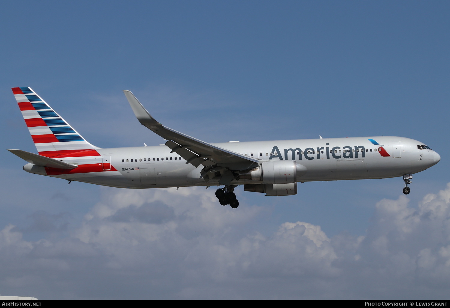 Aircraft Photo of N342AN | Boeing 767-323/ER | American Airlines | AirHistory.net #240181