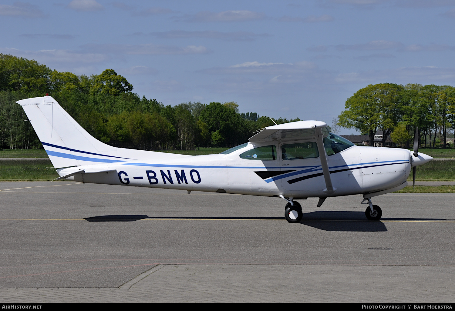 Aircraft Photo of G-BNMO | Cessna TR182 Turbo Skylane RG | AirHistory.net #240522