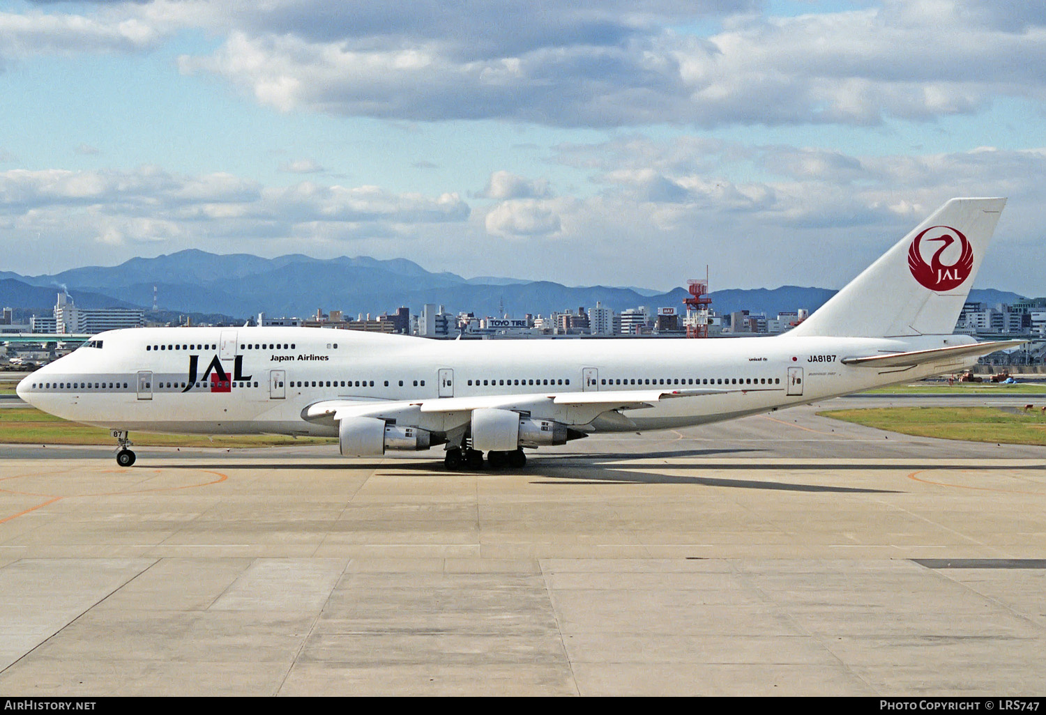 Aircraft Photo of JA8187 | Boeing 747-346SR | Japan Airlines