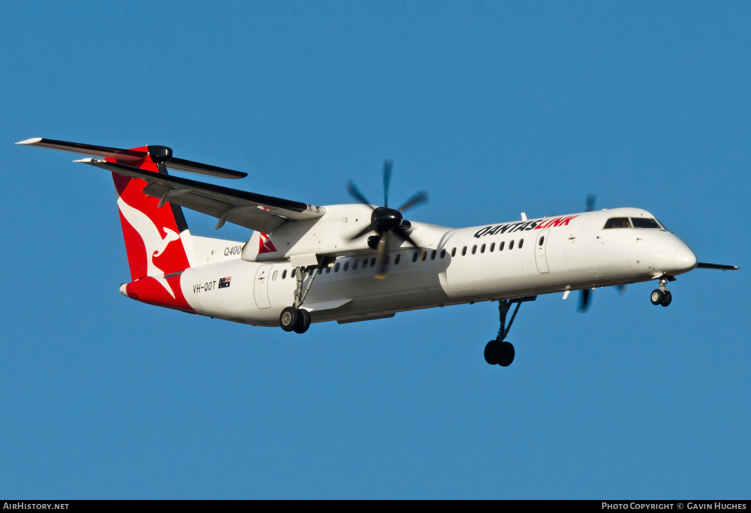 Aircraft Photo of VH-QOT | Bombardier DHC-8-402 Dash 8 | QantasLink | AirHistory.net #240750