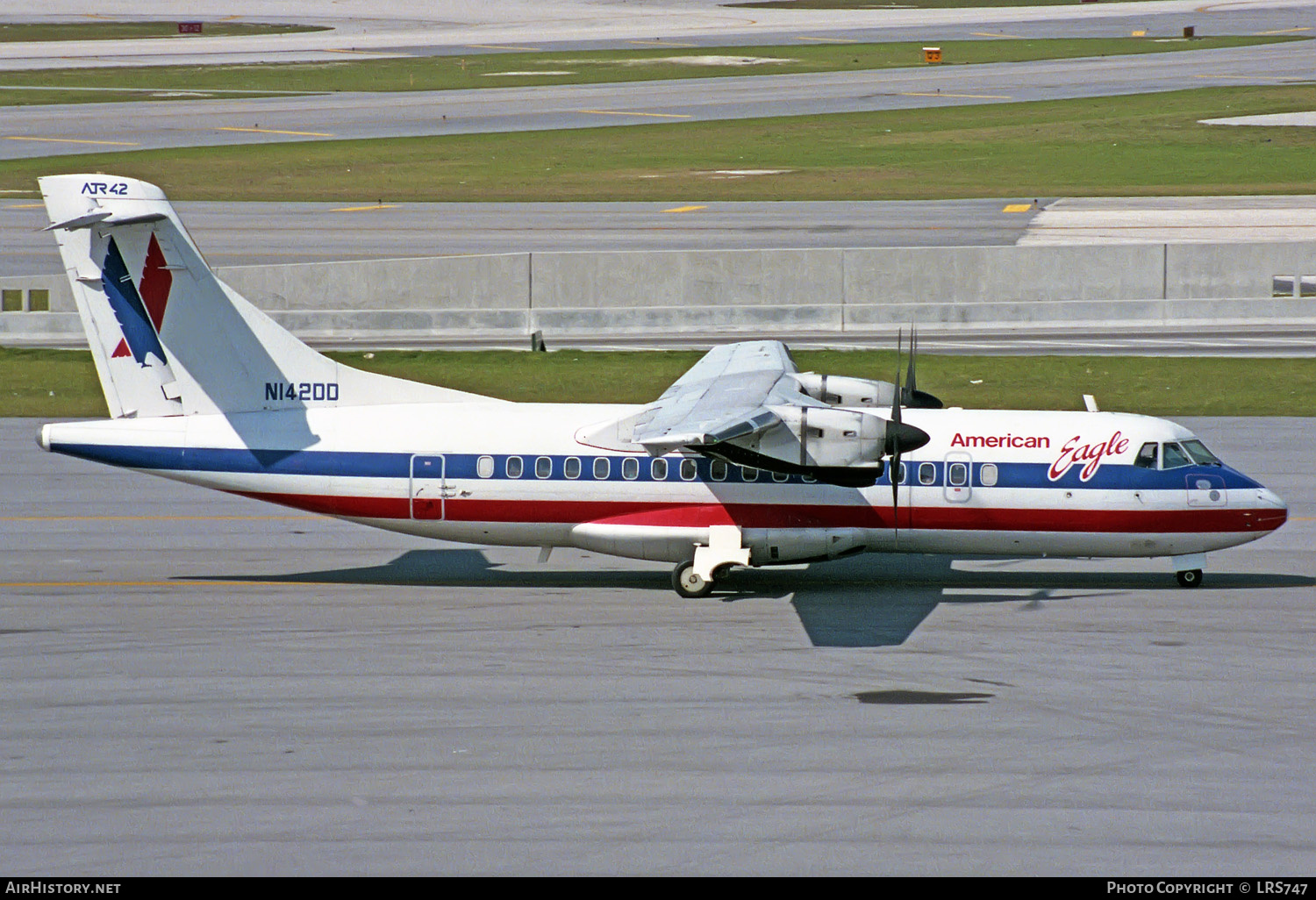 Aircraft Photo of N142DD | ATR ATR-42-300 | American Eagle | AirHistory.net #240857