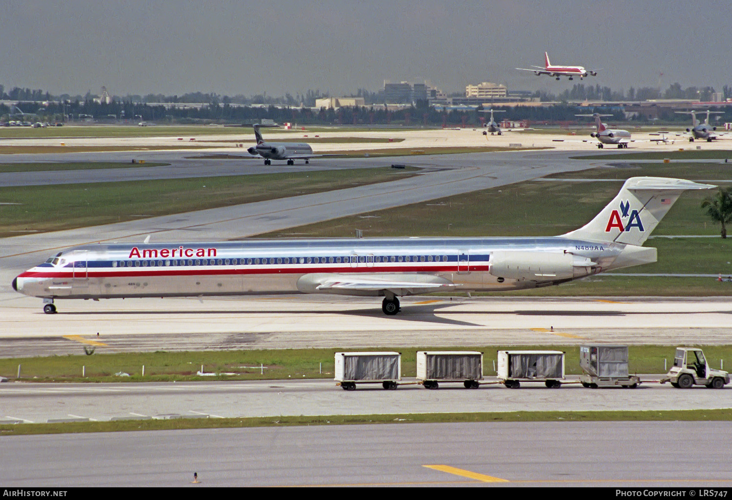 Aircraft Photo of N489AA | McDonnell Douglas MD-82 (DC-9-82) | American Airlines | AirHistory.net #240862