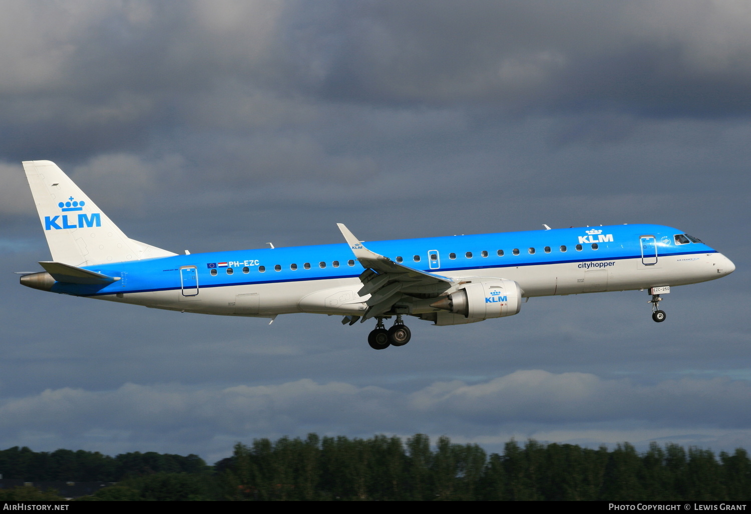 Aircraft Photo of PH-EZC | Embraer 190STD (ERJ-190-100STD) | KLM Cityhopper | AirHistory.net #240873