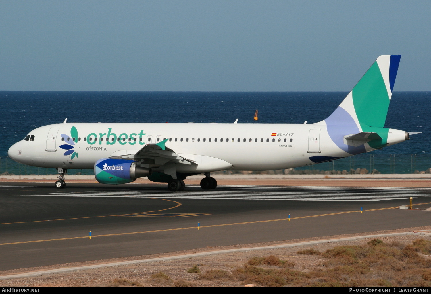 Aircraft Photo of EC-KYZ | Airbus A320-214 | Orbest Orizonia Airlines | AirHistory.net #240883
